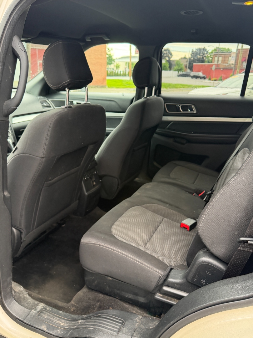 2017 Ford Explorer XLT - Photo 12
