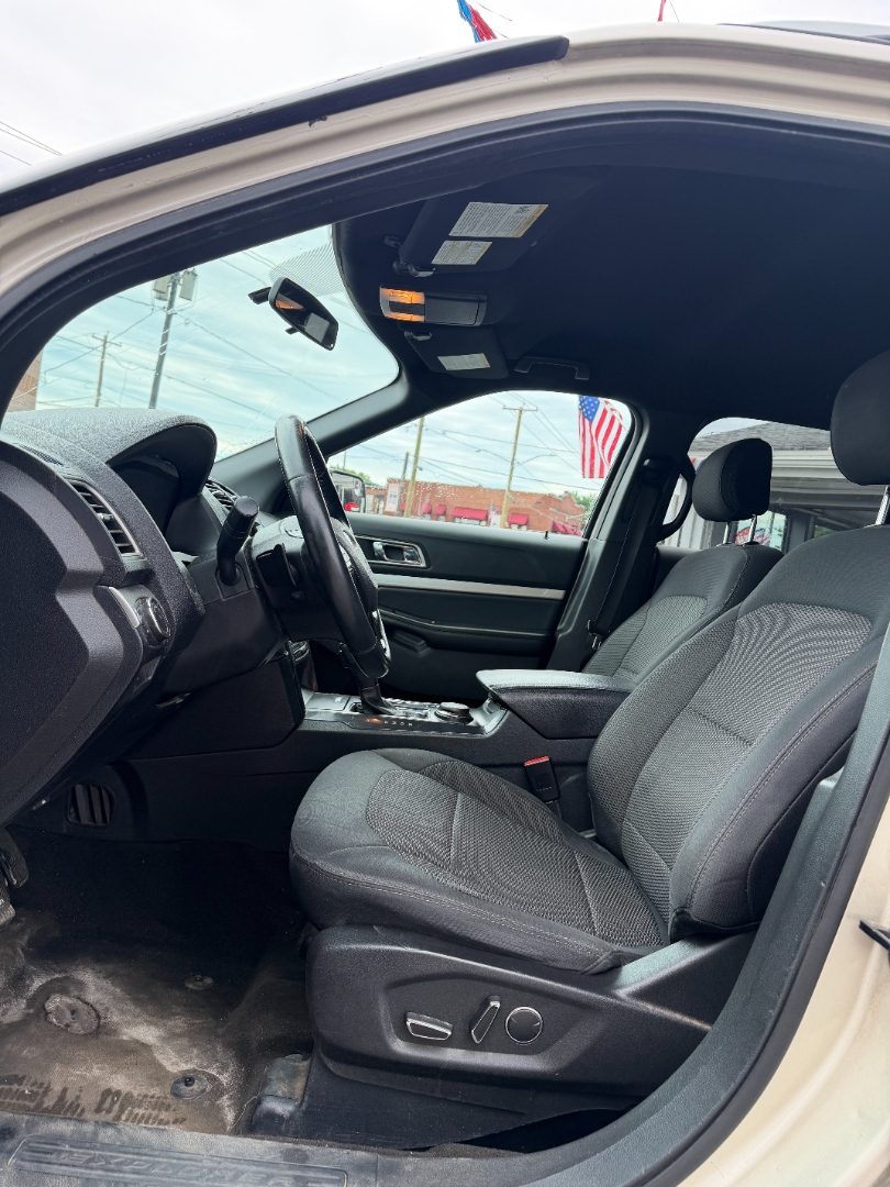 2017 Ford Explorer XLT - Photo 9