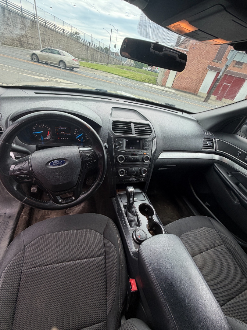 2017 Ford Explorer XLT - Photo 11