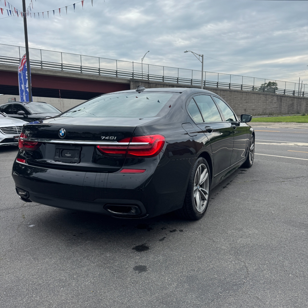2019 BMW 7 Series 740i - Photo 5